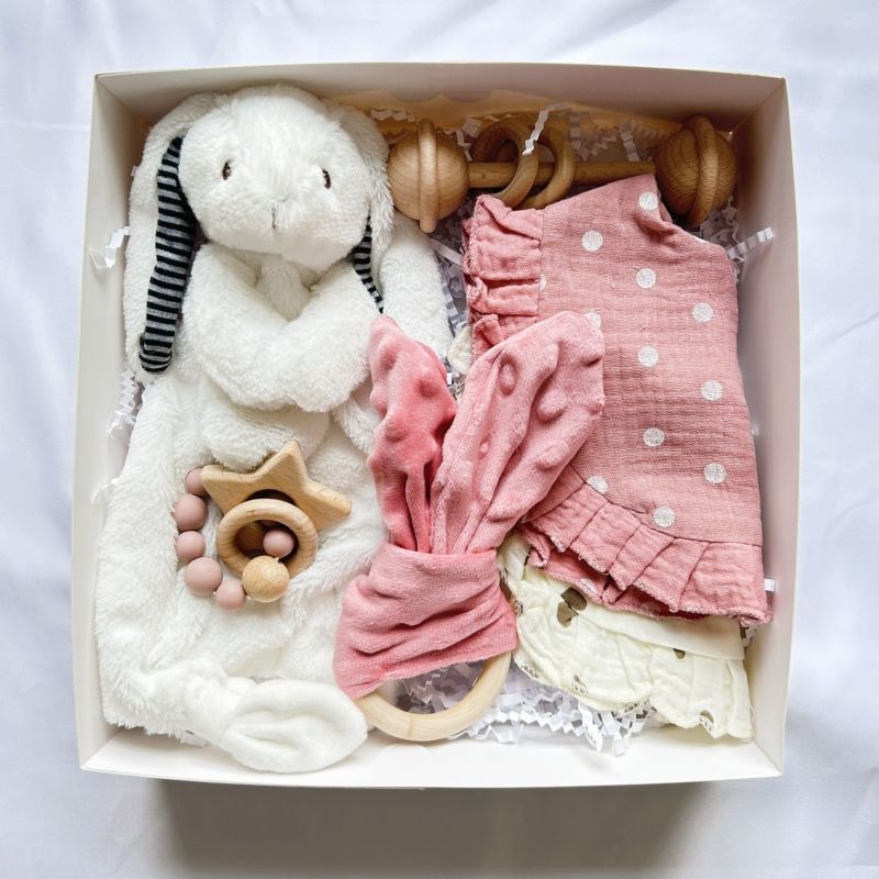 Regalo recien nacida 2 baberos y tuto conejito