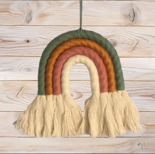 Arcoíris de macramé decorativo – 3 diseños disponibles - Imagen 2