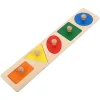 Rompecabezas Montessori de madera con figuras geométricas y botones.
